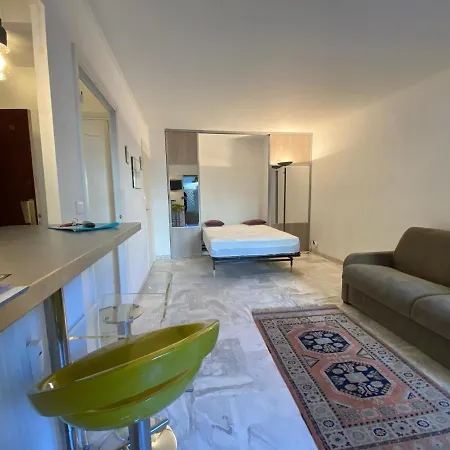 Majestic - Del3535 - Studio Cannes