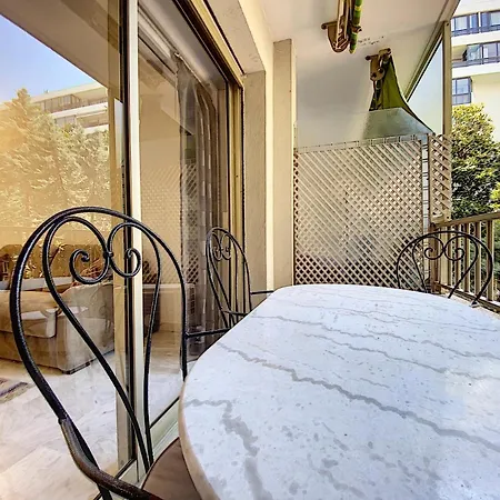 Majestic - Del3535 - Studio Cannes